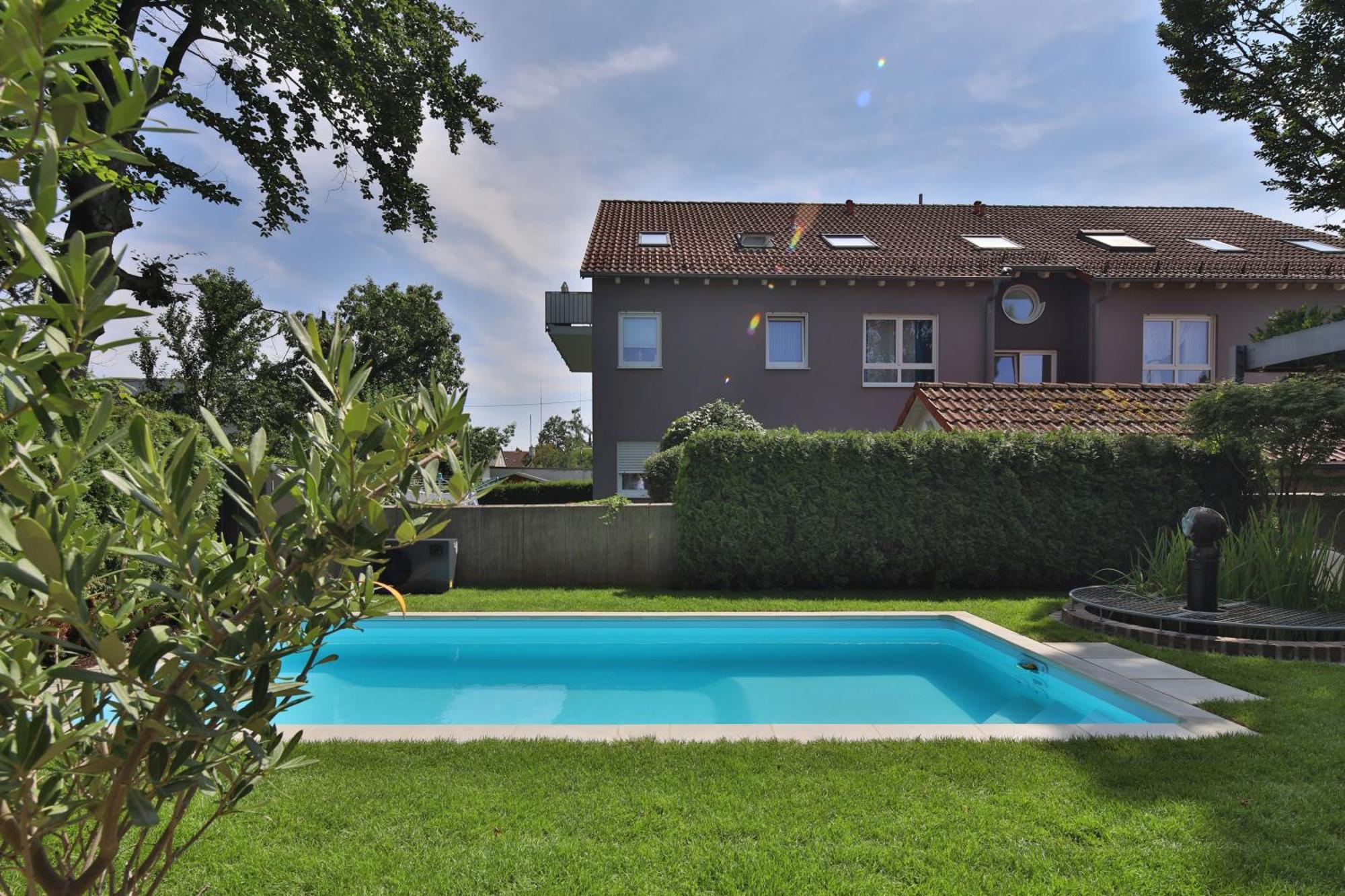 Modernes Studio-Apartment Gersthofen Buitenkant foto